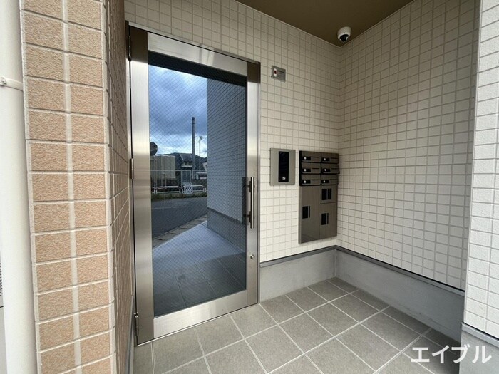 物件外観写真4　(エントランス部分)