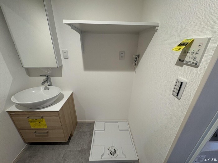 物件内観写真12　(洗濯機置場)