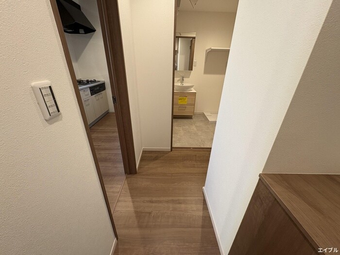 物件内観写真16　(廊下)