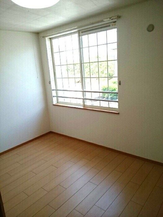 物件内観写真4　(居室)