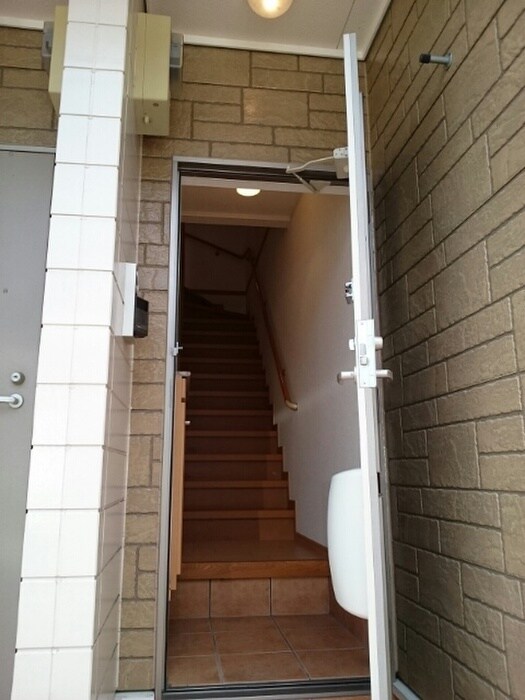 物件内観写真5　(玄関)