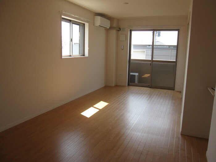 物件内観写真4　(居室)