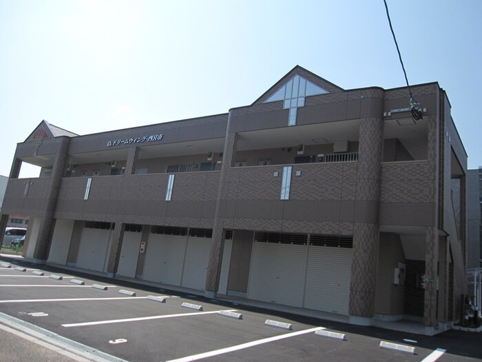 物件外観写真3　(駐車場)