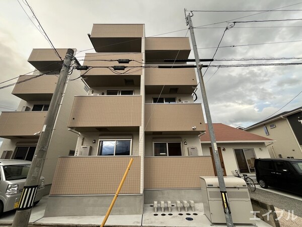 建築中