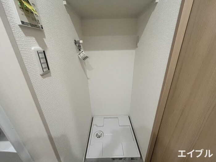 物件内観写真12　(洗濯機置場)