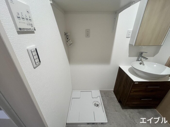 物件内観写真12　(洗濯機置場)