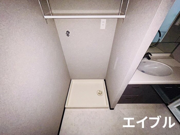 物件内観写真11　(洗濯機置場)