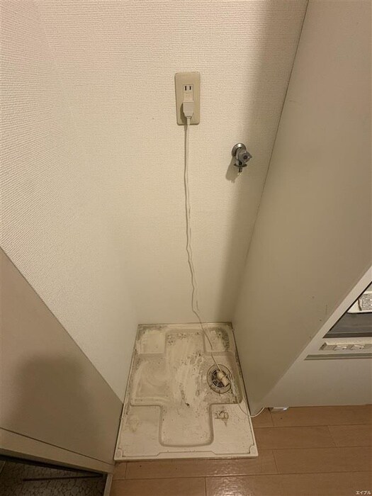 物件内観写真14　(洗濯機置場)