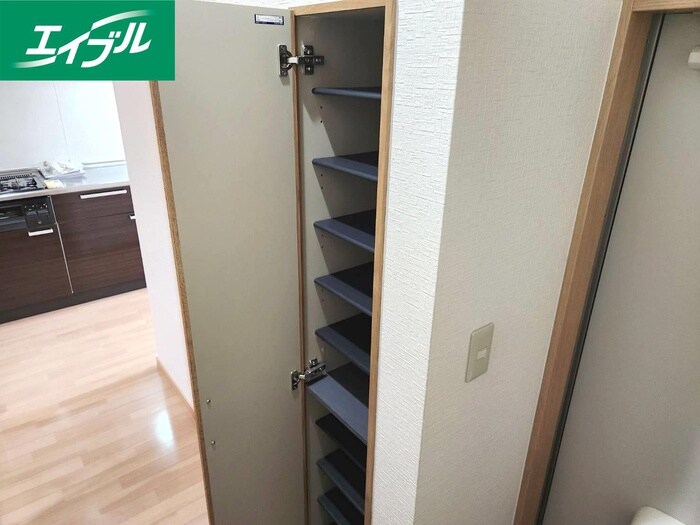 物件内観写真15　(靴箱)