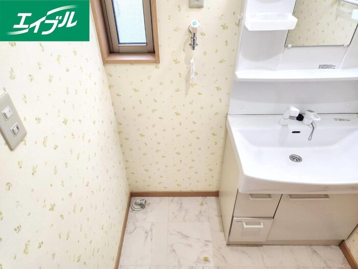 物件内観写真16　(洗濯機置場)