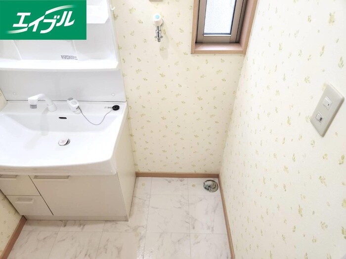 物件内観写真17　(洗濯機置場)