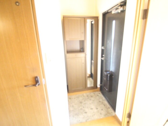 物件内観写真12　(玄関)