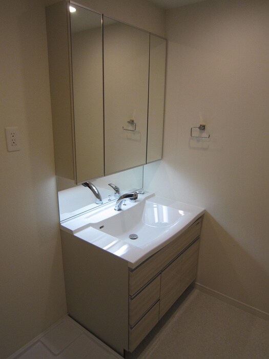 物件内観写真11　(洗面)