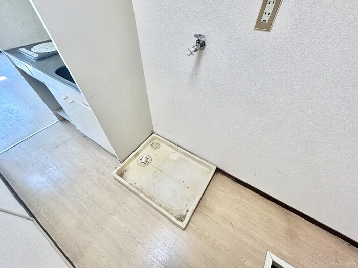 物件内観写真11　(洗濯機置場)