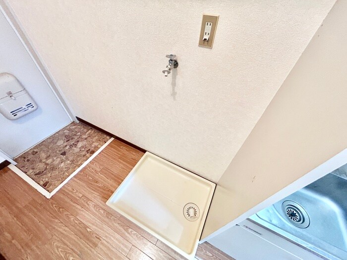 物件内観写真11　(洗濯機置場)