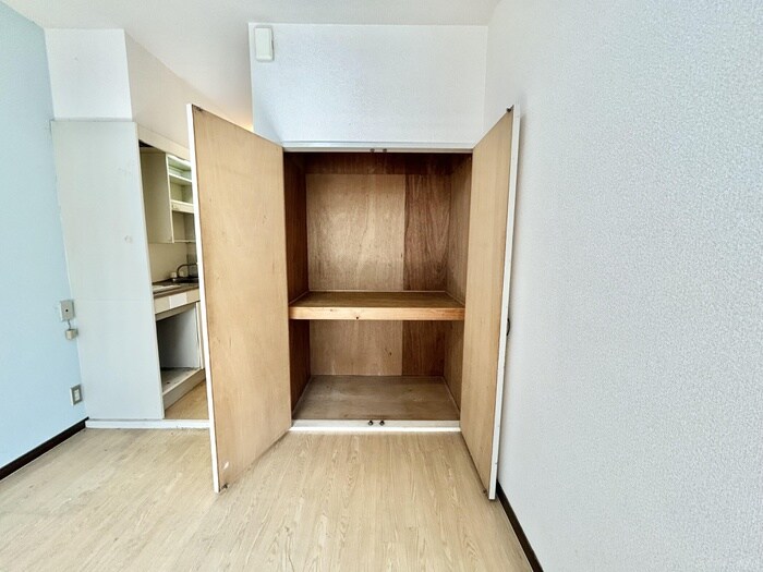 物件内観写真12　(収納)