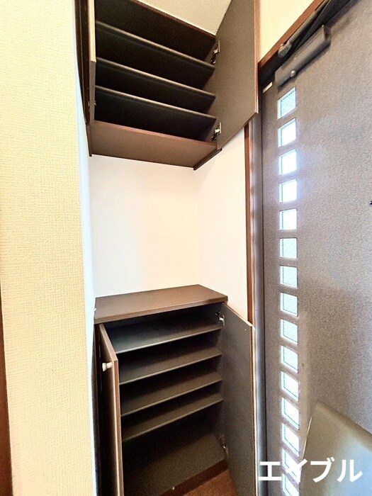 物件内観写真4　(靴箱)