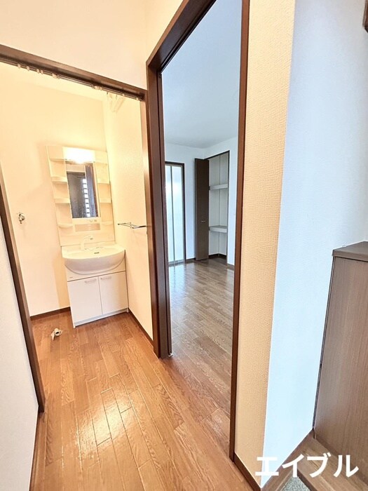 物件内観写真15　(廊下)