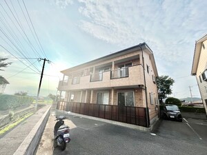 ルミエール伊左座B棟外観写真