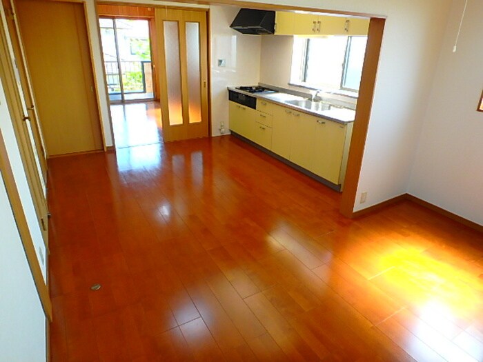 物件内観写真3　(居室)