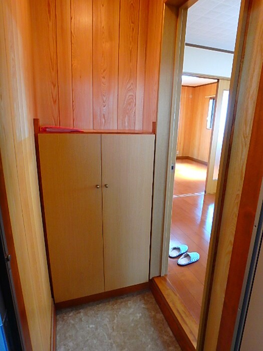 物件内観写真11　(玄関)