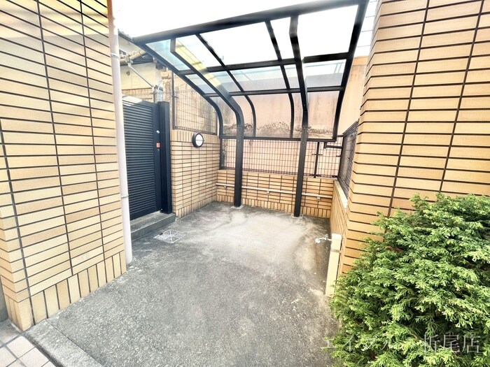 物件外観写真3　(駐輪場)