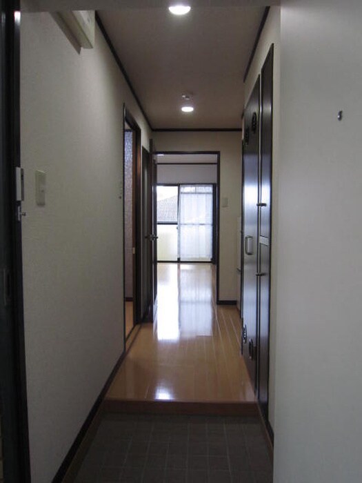 物件内観写真13　(廊下)