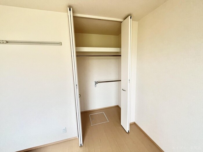 物件内観写真12　(収納)