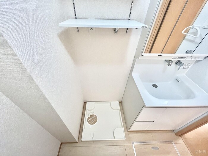 物件内観写真15　(洗濯機置場)