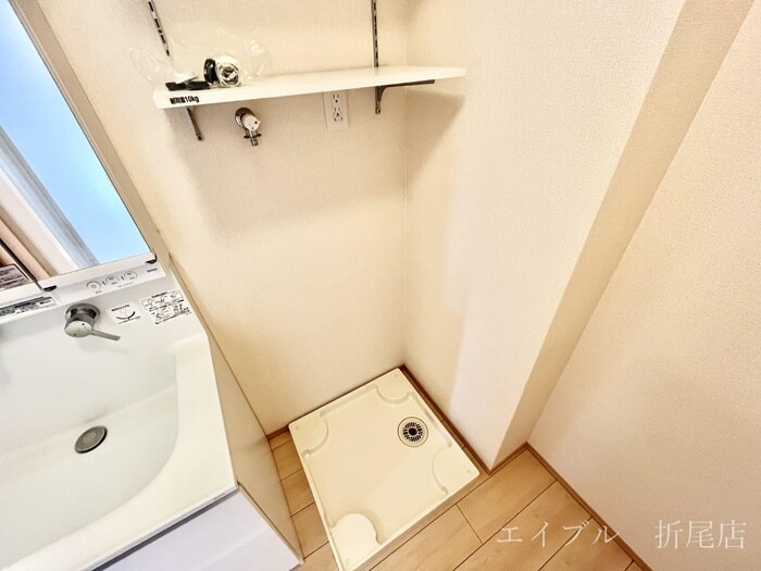 物件内観写真15　(洗濯機置場)