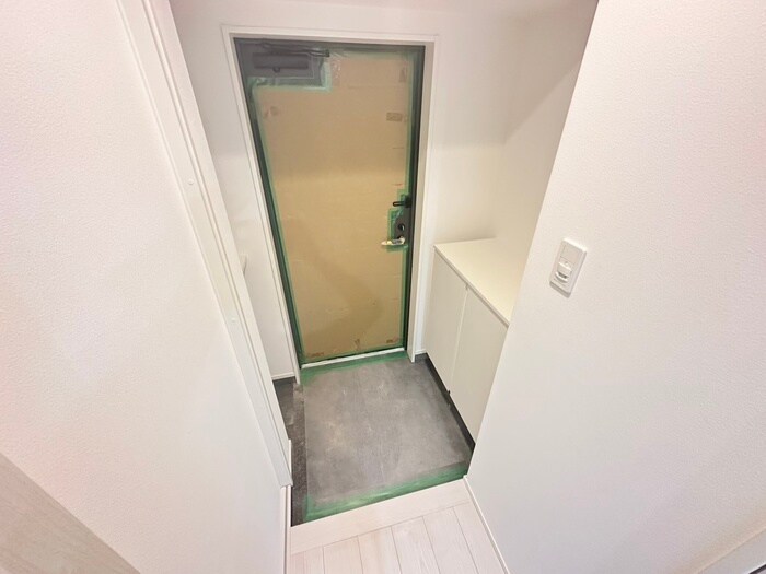 物件内観写真6　(玄関)