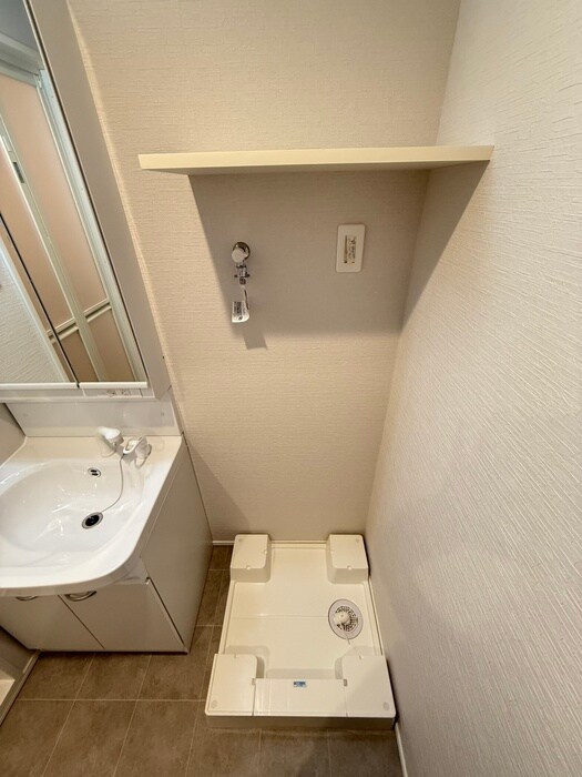 物件内観写真8　(洗濯機置場)