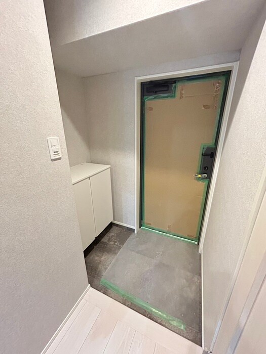 物件内観写真8　(玄関)