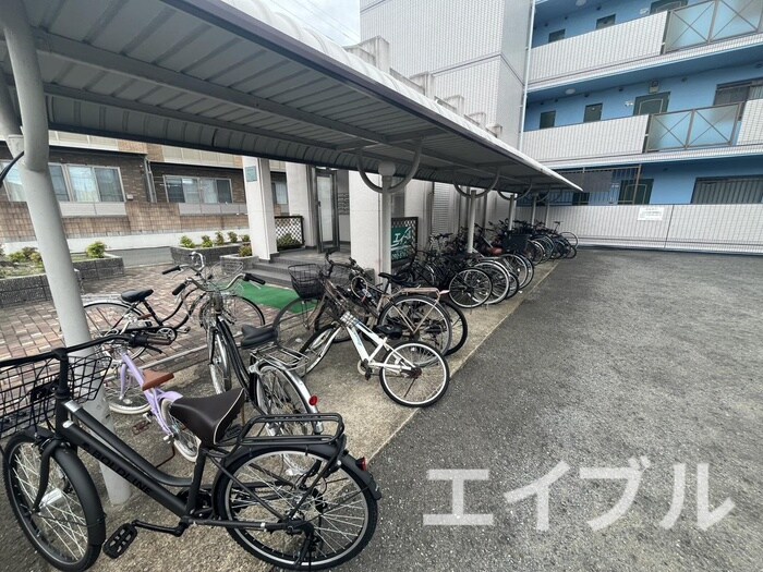 物件外観写真4　(駐輪場)