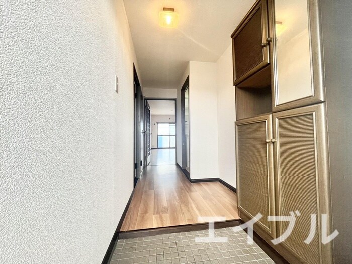 物件内観写真16　(玄関)