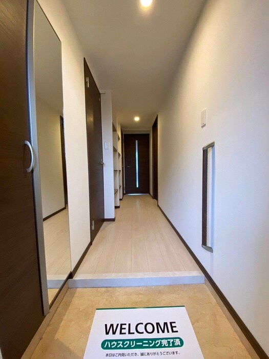 物件内観写真14　(玄関)