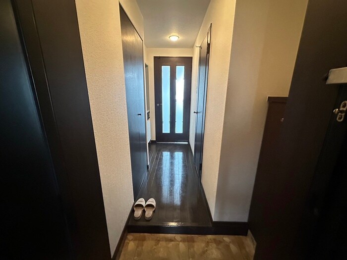 物件内観写真12　(玄関)