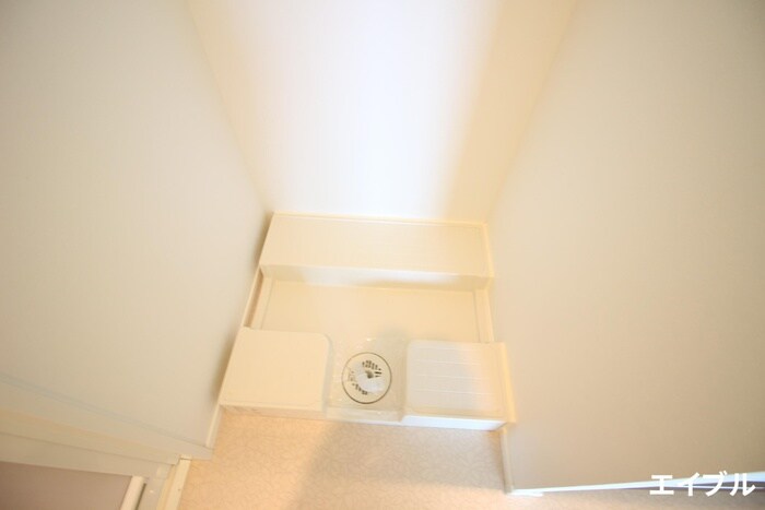 物件内観写真13　(洗濯機置場)