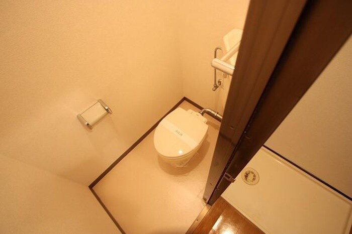 物件内観写真8　(トイレ)