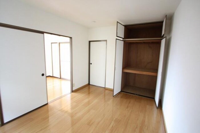 物件内観写真10　(居室)