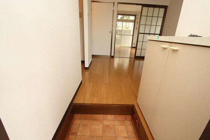 物件内観写真11　(玄関)