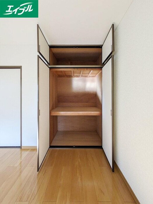 物件内観写真12　(収納)