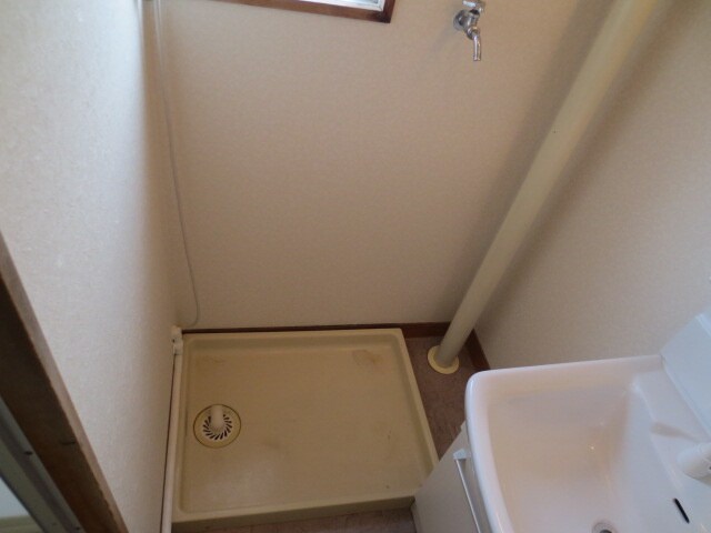 物件内観写真13　(洗濯機置場)