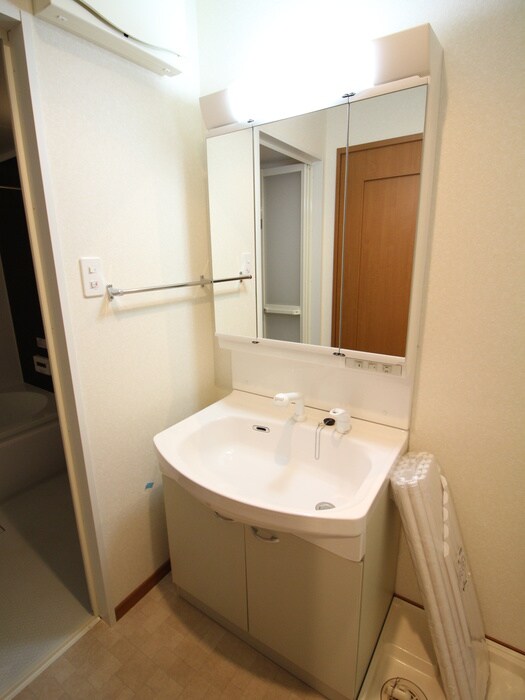 物件内観写真9　(洗面)