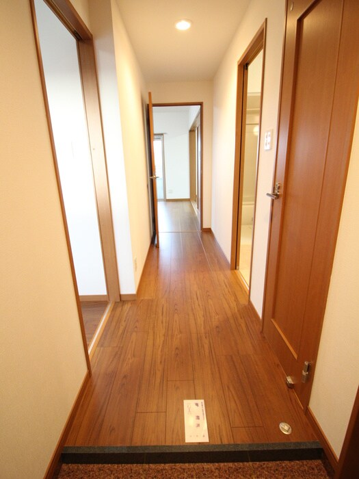 物件内観写真10　(洗濯機置場)