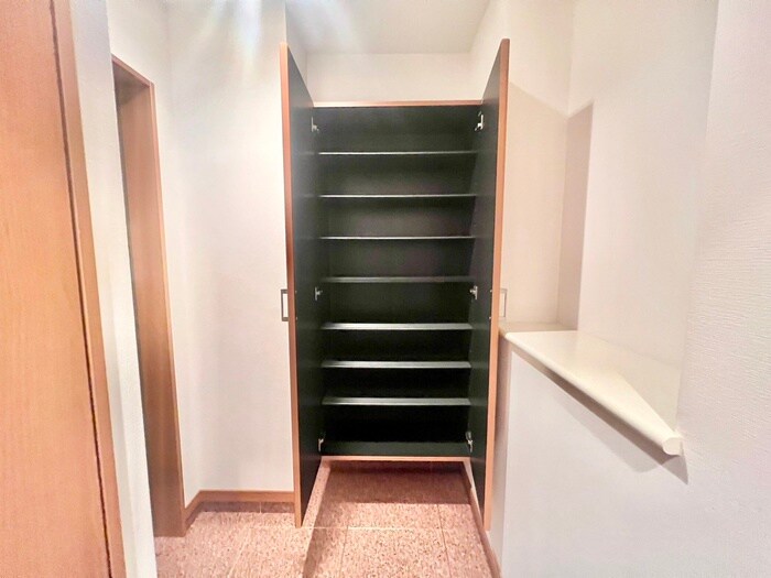 物件内観写真12　(靴箱)