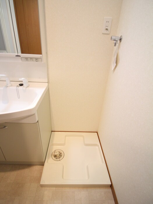 物件内観写真13　(洗濯機置場)