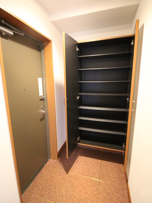 物件内観写真18　(靴箱)