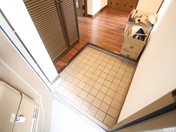 物件内観写真18　(玄関)