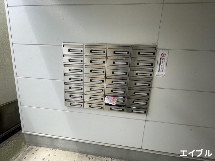 物件外観写真5　(エントランス部分)